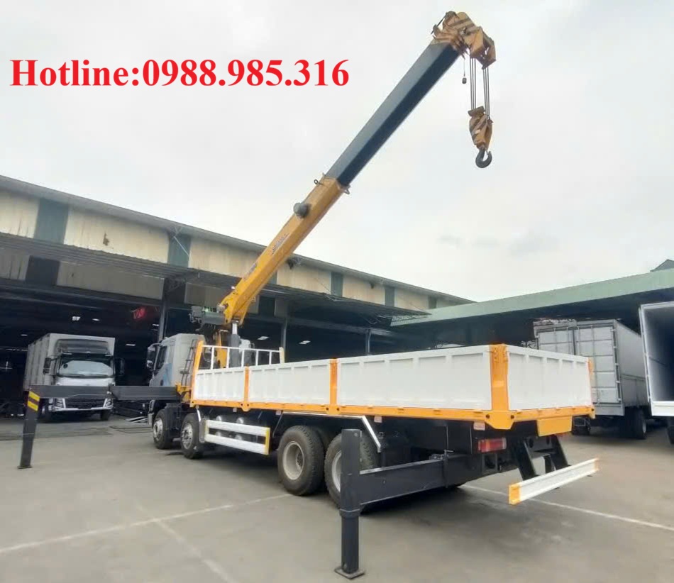 giá xe 4 dò gắn cẩu XCMG